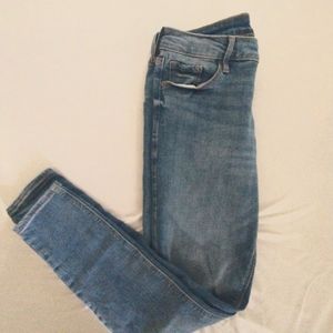 Super Skinny Rockstar size 8 jeans midrise